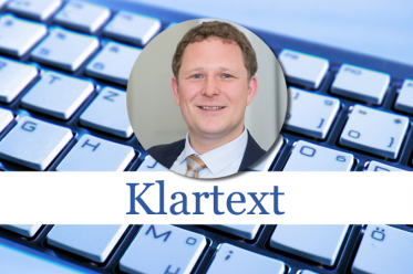 Klartext-Insignie mit Foto von Markus Demele. Bild: Kolping International